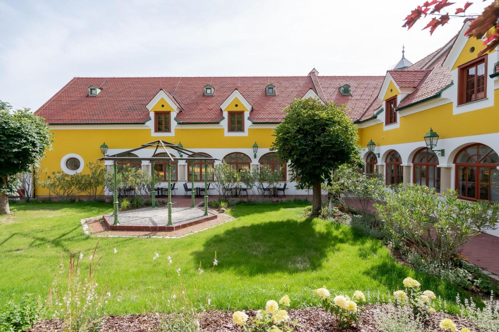 Hotel Roemerstein Fürstenfeld Exterior foto